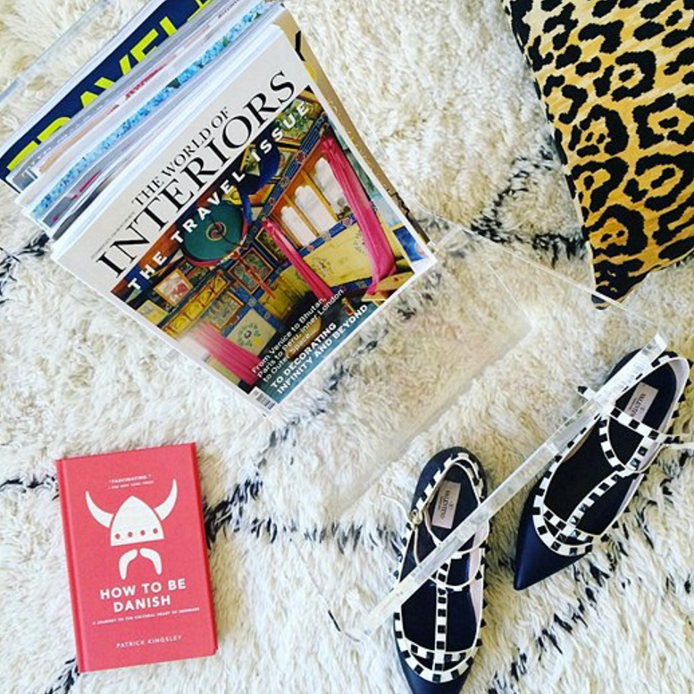 onekingslane's tweet image. See how @katiearmour + 5 other editors style their #goodreads in chic magazine racks, here 👉 pco.lt/1Qu7WR0