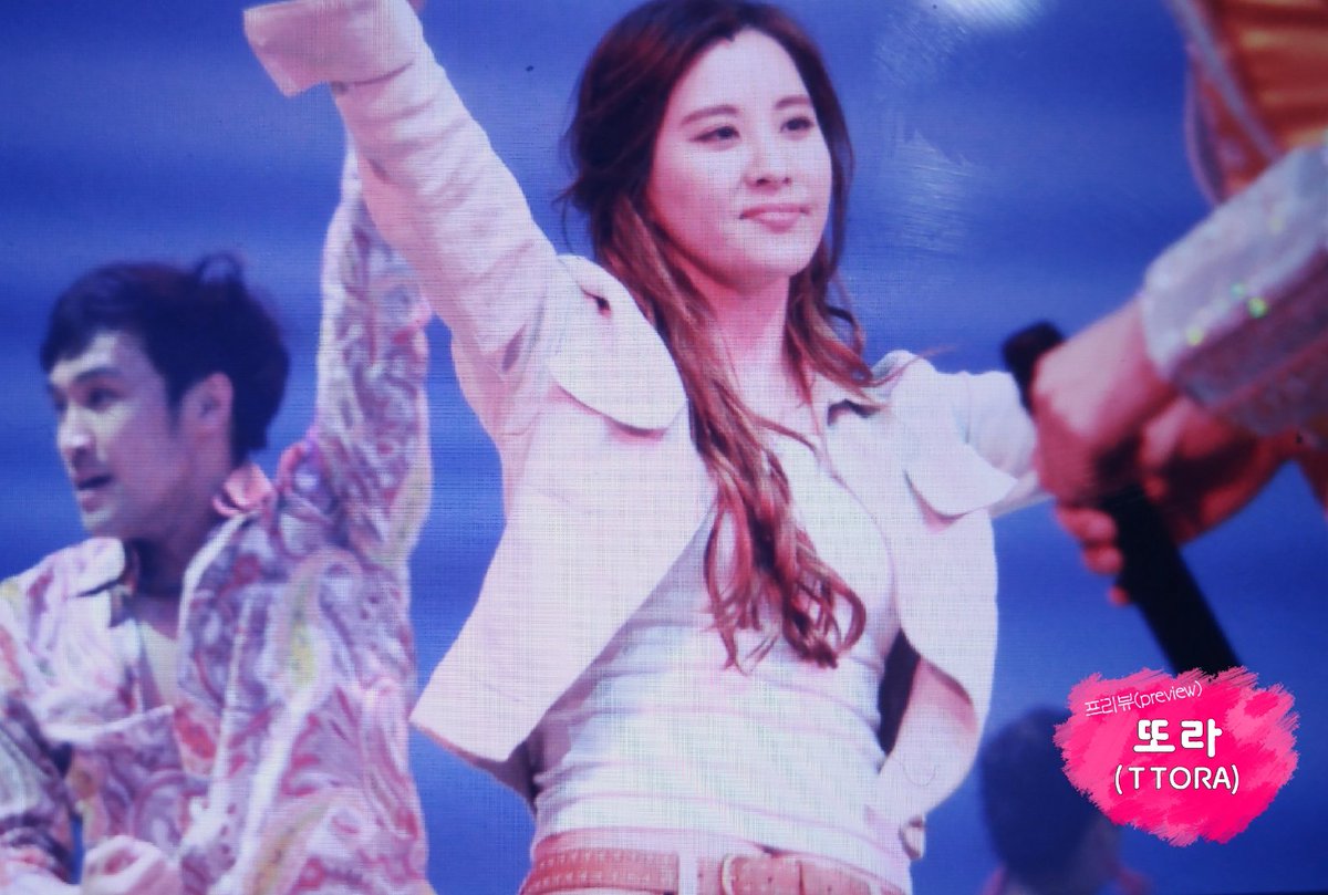 [OTHER][08-12-2015]SeoHyun tham dự vở nhạc kịch mới mang tên "Mamma Mia!" - Page 3 Cb55-MkUkAEhFBF