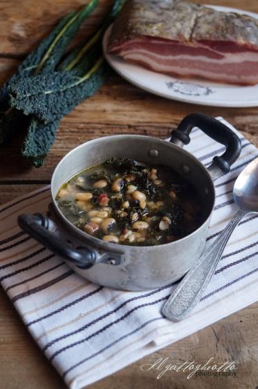 trovaricetta's tweet photo. Minestra di farro con fagioli dall'occhio, cavolo nero e guanciale
https://t.co/uubS4QMk0w #ricette https://t.co/9UxXWe450k