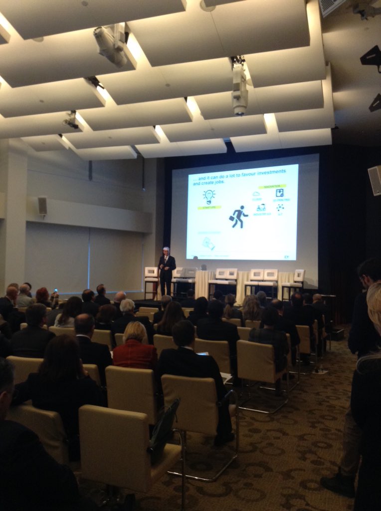 SallyFischerPR's tweet photo. @DonatoIacovone of @EY_Italy during keynote speech about reforms in Italy #ItalymeetsUSA16 #IRGsummit https://t.co/CTXadmayTm