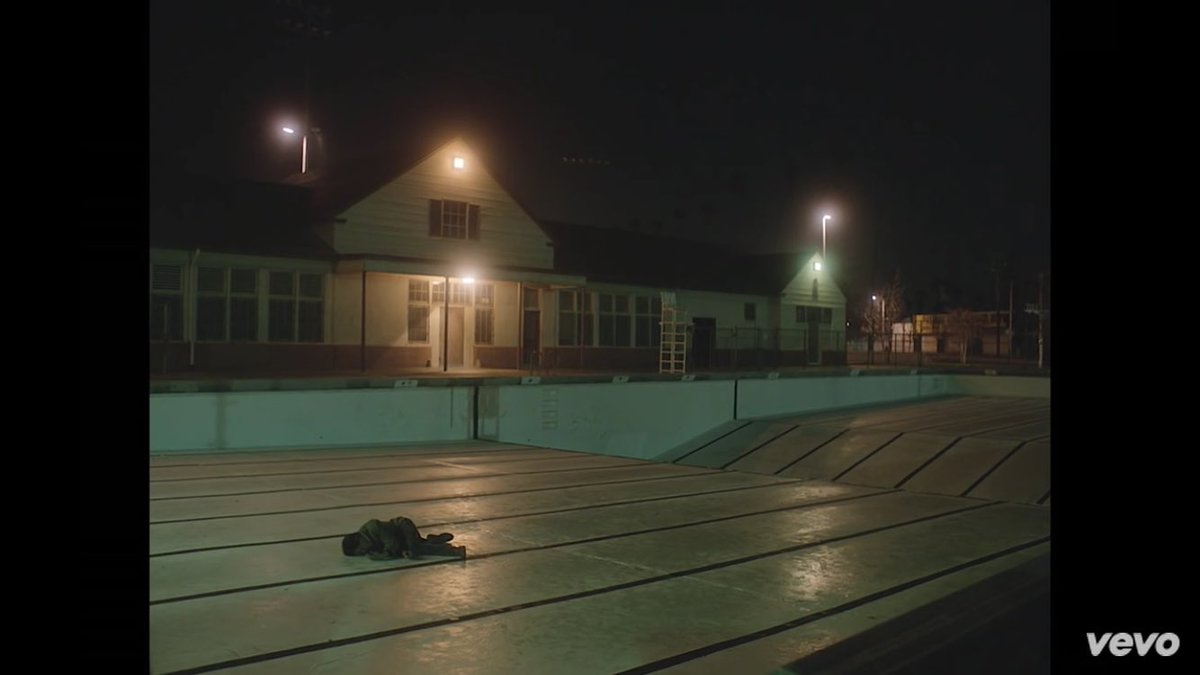 alicedavid's tweet photo. clip lyrique.
#massiveattack #huromurai #larkinseiple
https://t.co/JuBRs72AVQ https://t.co/bj2LgPywtz