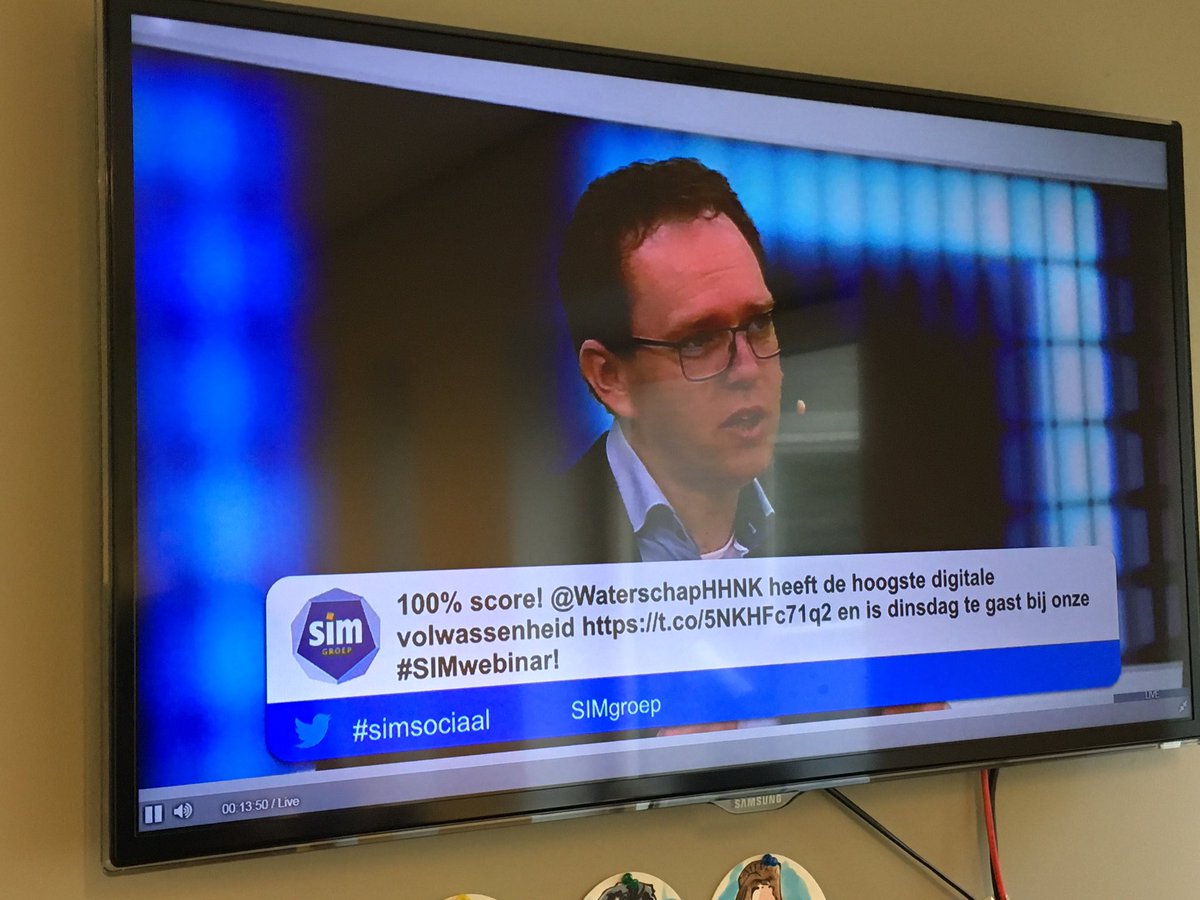 FrankDeGoede's tweet photo. Weer een mooie SIMwebinar, dit keer met Robert Hauwert van HHNK en @weeber01 over e-dienstverlening #simgroep https://t.co/k6vSammPa2