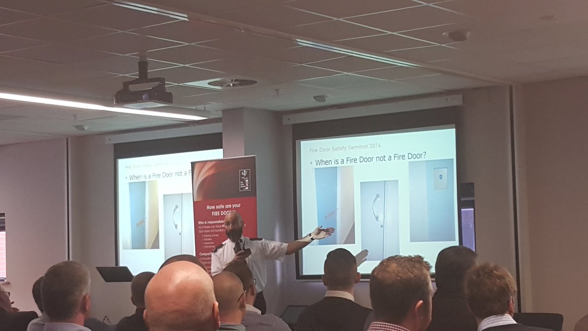 LorientUK's tweet photo. When is a fire door not a fire door? #wmfsfiredoors @WestMidsFire @FDSafetyWeek @bwf_certifire #FDSafetyweek https://t.co/hnp6nqdU28