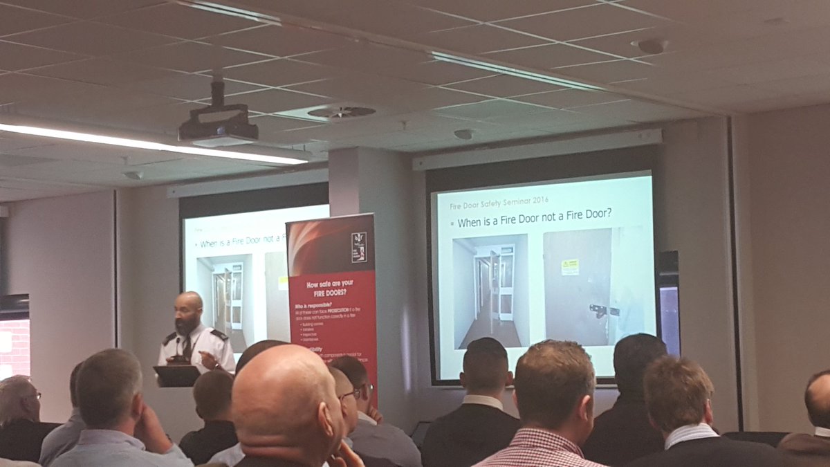 LorientUK's tweet photo. When is a fire door not a fire door? #wmfsfiredoors @WestMidsFire @FDSafetyWeek @bwf_certifire #FDSafetyweek https://t.co/hnp6nqdU28
