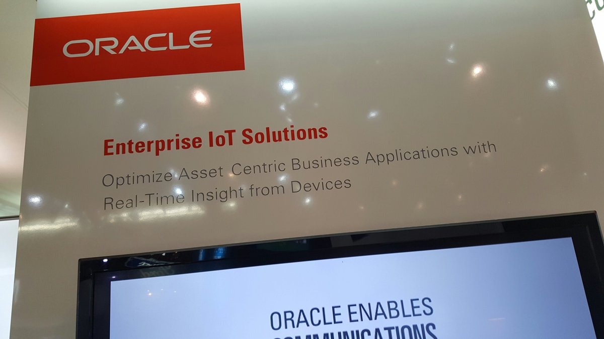 OracleIoT's tweet image. Another very busy day for IoT cloud service demo team at #mwc16, Oracle booth 3b20 be sure to stop by #cloudiot