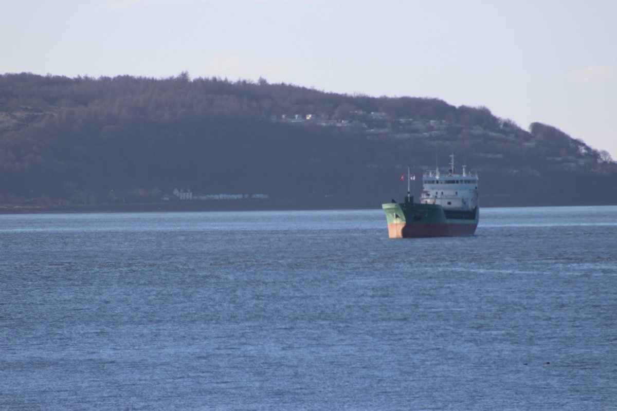 ArgyllSeaGlass's tweet photo. Dutch cargo ship #ArklowRally & @CalMacFerries & @Western_Ferries on a lovely sunny day on The #Clyde #LoveScotland https://t.co/oKnZlLIQve