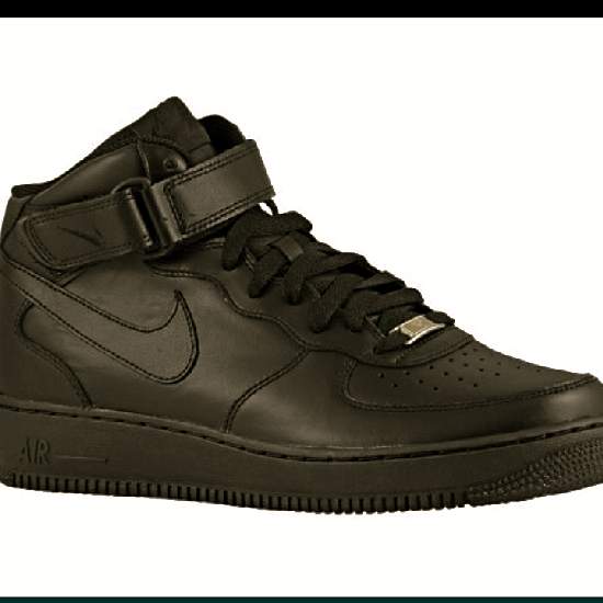 NikeAirForce_1s's tweet photo. Still the Dopest Kicks All-time, BLACK @nike #Airforce1s are $$$ https://t.co/QpSnH4dU2t