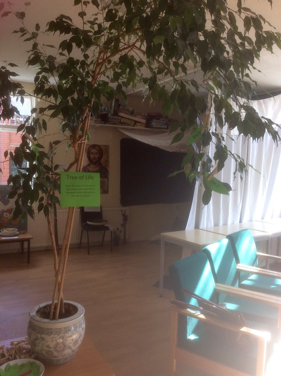 BrunChaplaincy's tweet photo. Come and put the names of your loved ones on the tree of life. https://t.co/SzEwe9TBpi