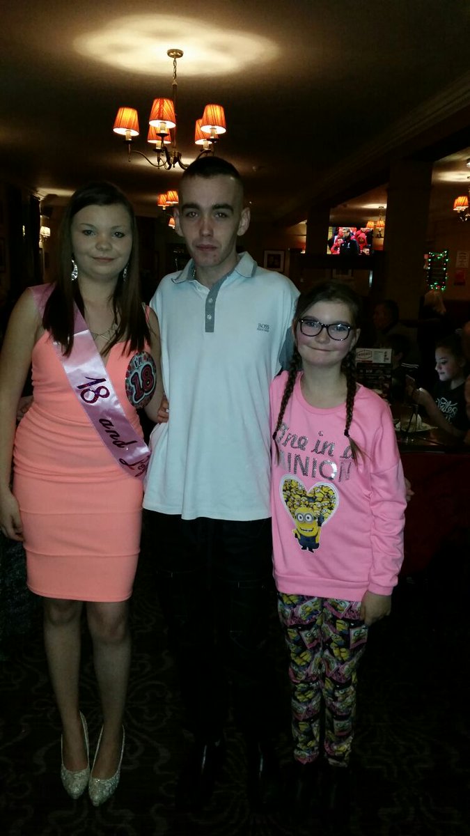 BeccaSmith13's tweet photo. Throw back to 18th 🎁🎂 https://t.co/hwEFs83eKV