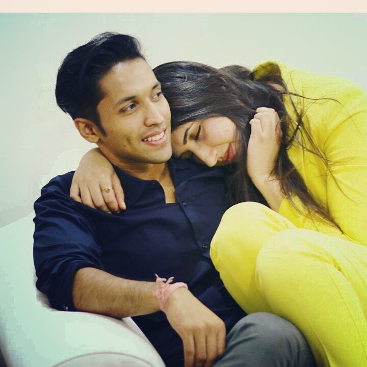 dna's tweet photo. Aww-dorable: @DurjoyDatta's marriage proposal to fiance Avantika is the cutest ever! https://t.co/7WbFBcsOAu https://t.co/SPilP17P1o