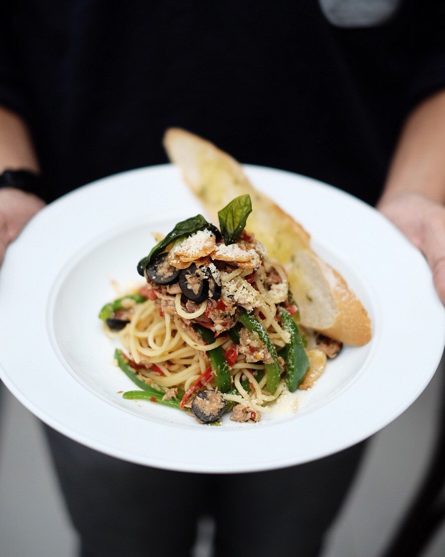 OhLaLa_ID's tweet photo. Busy and stress for the entire day? Just take a break and try our  delicious aglio olio tuna #OHLALAid https://t.co/GTQd73sD4x