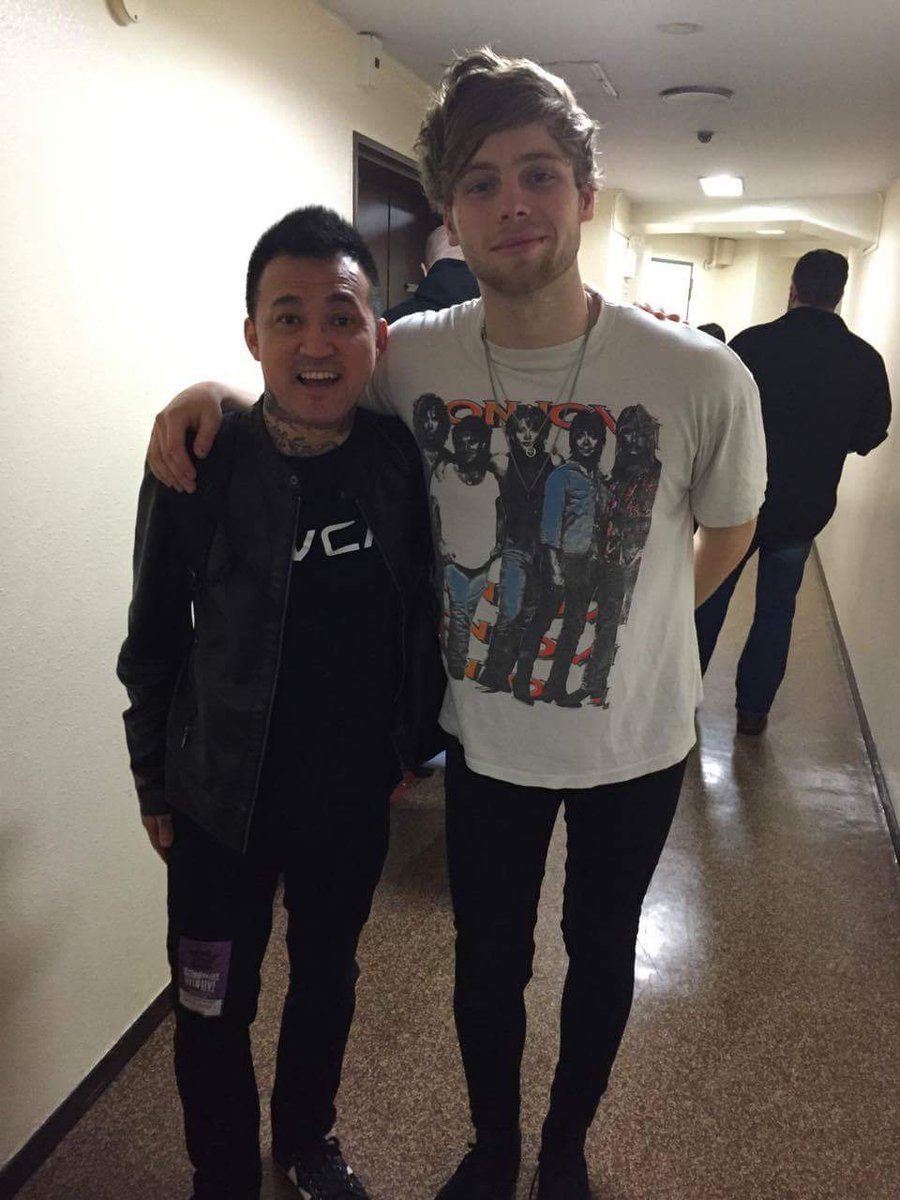 Taka Masuda Twitterissa With Luke From 5 Seconds Of Summer At