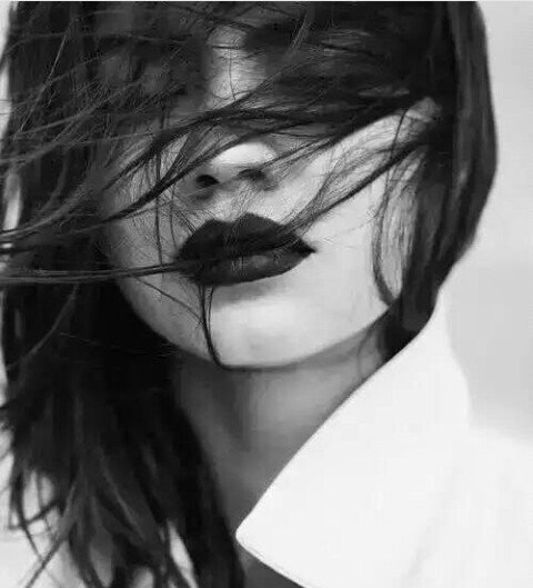 xoxomis2017H's tweet photo. اهمسني حبيبي بقبله
قبله حنونه على خدي
تثير  أنوثتي وعشقي بك
حروفي ثمله بجنون حبك
وعشقك لي #نواة_روحي 
#مدرسة_الحب https://t.co/PphrHIDGi8