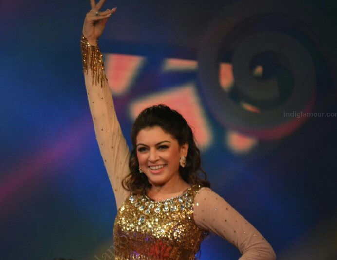 Hansika_ofc's tweet photo. Stunning #Hansika @ihansika's rocking performance Check out some HD pics here #VanithaAwards https://t.co/t1yU52dHuN https://t.co/k22q6BILUO