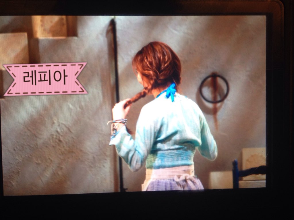 [OTHER][08-12-2015]SeoHyun tham dự vở nhạc kịch mới mang tên "Mamma Mia!" - Page 2 Cb5WQF1UcAAV-wy
