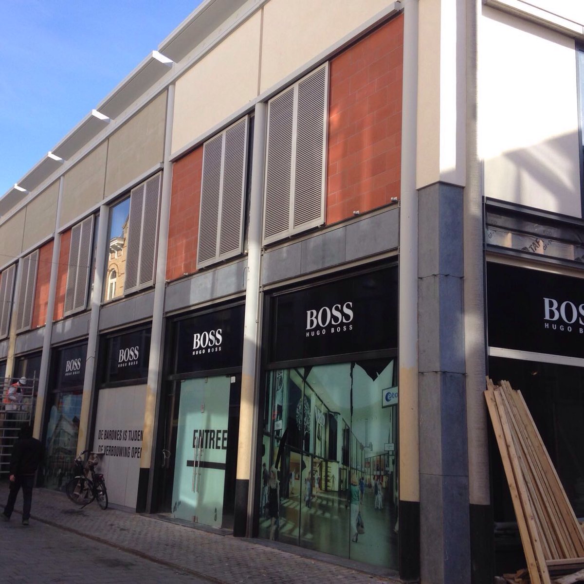 Store_3D's tweet photo. Hugo Boss in Breda bijna klaar voor de oplevering. #developstores. https://t.co/zlwbFAHEdn