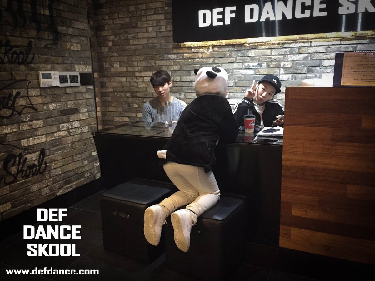 defdance_com's tweet photo. #데프댄스스쿨영등포점 귀염귀염한 #댄스 #팬더~^^

#데프댄스스쿨 #데프댄스 #defdance #dance #댄스학원 #defcompany #데프컴퍼니 #데프실용음악학원 #defkids #데프키즈 https://t.co/Ea3k99ofZQ