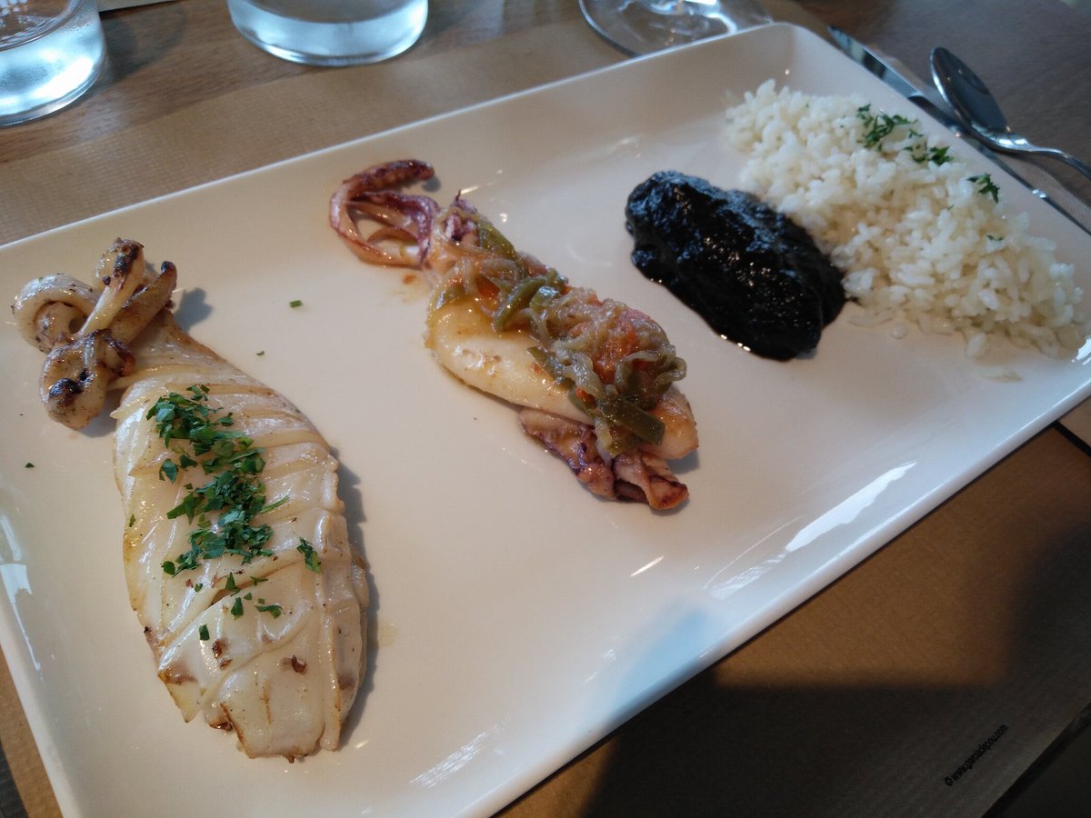 sil_rozas's tweet photo. Probando el menú del día elaborado por los alumnos de primero del @bculinary. Excelente cocina y servicio. https://t.co/ymwfZODKAY