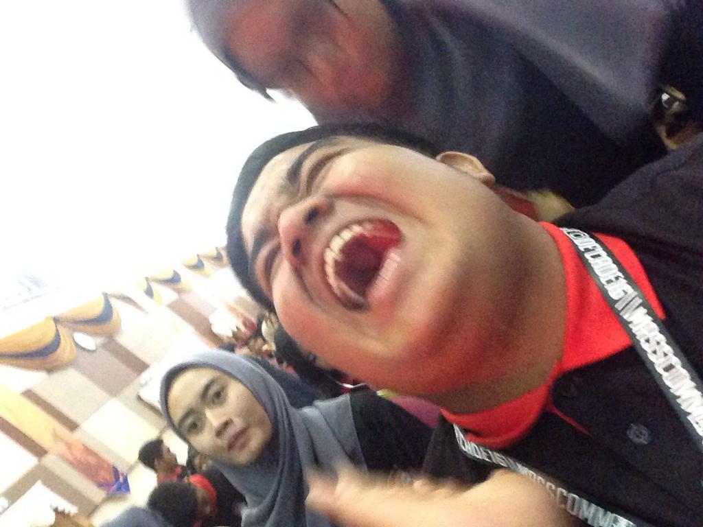 haqimkhalis's tweet photo. Duduk mereput dengar talk pun over #viral2k16 #decade16 . Crowd belakang termasuk dalam gambar sorry ya hahah https://t.co/KoITSj1sKT