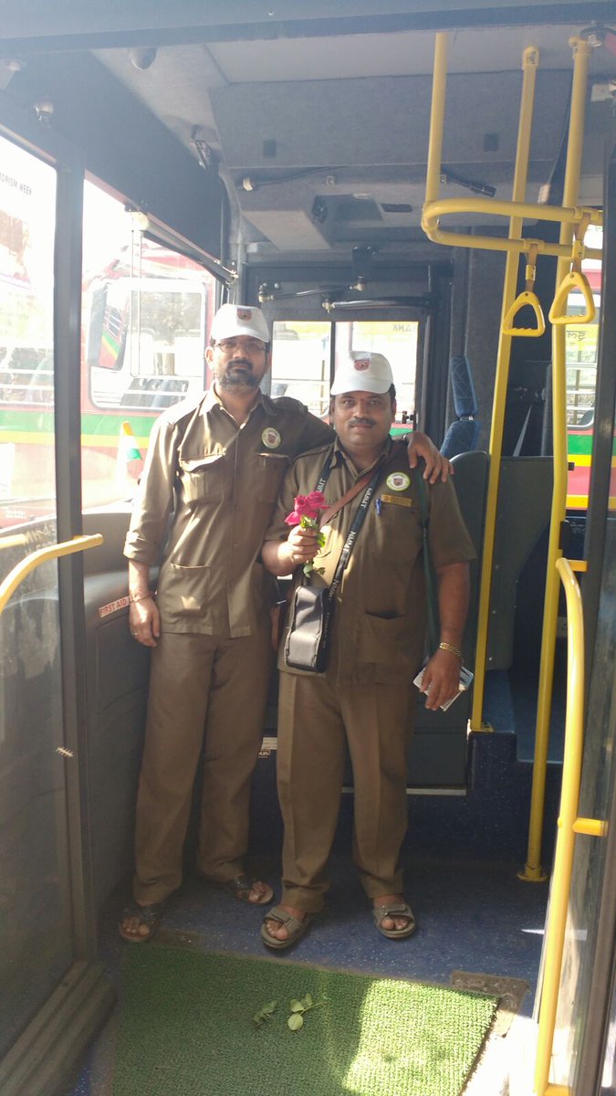 NMMT_bus_day's tweet photo. #NMMTBusDay #ChabiChodo movement #BusDaySelfie @PattiwarSanjay https://t.co/H4EMJvuA9W