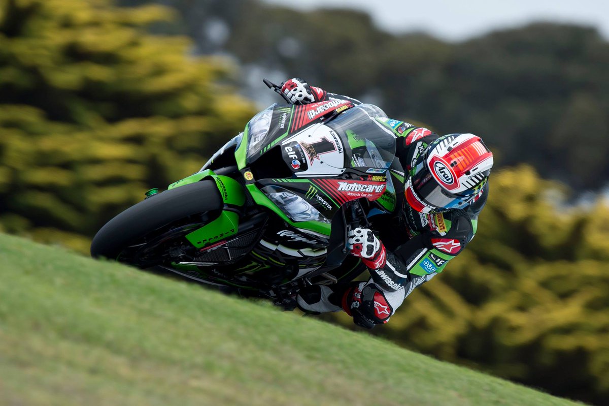 bimotabyKRT's tweet photo. Two Top riders, @JonathanRea &amp; @TheRealTomSykes, one great bike. #AusWorldSBK https://t.co/hWmRcvRCQf