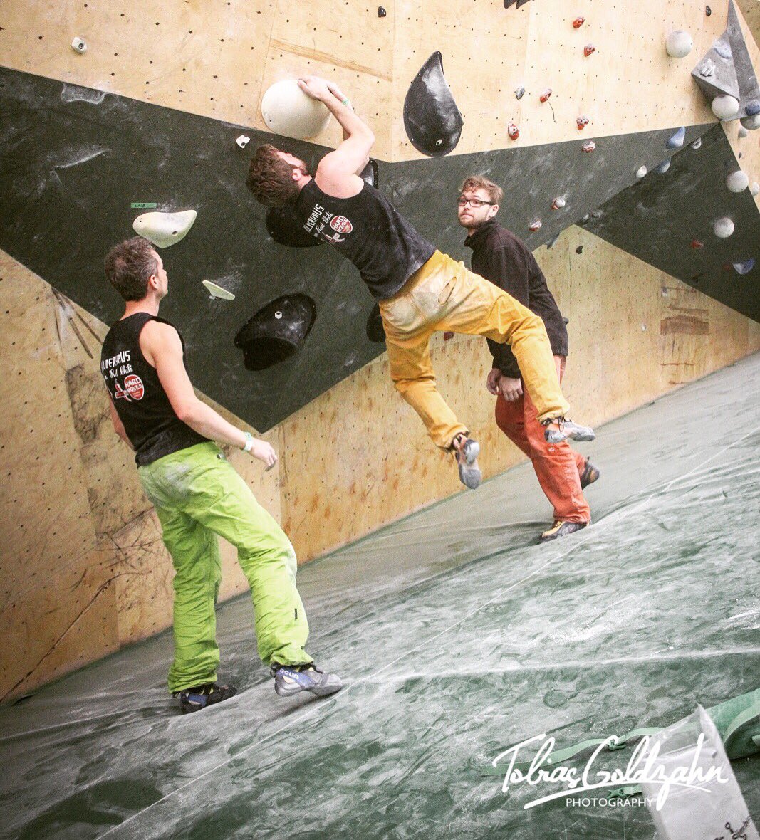 Toi_Elbi's tweet photo. #HardMoves Regionalbattle @ #StudioBloc
#hardmovesboulderleague #bouldern #climbing #photograpy #photographer #canon https://t.co/Twa3s5UWYd
