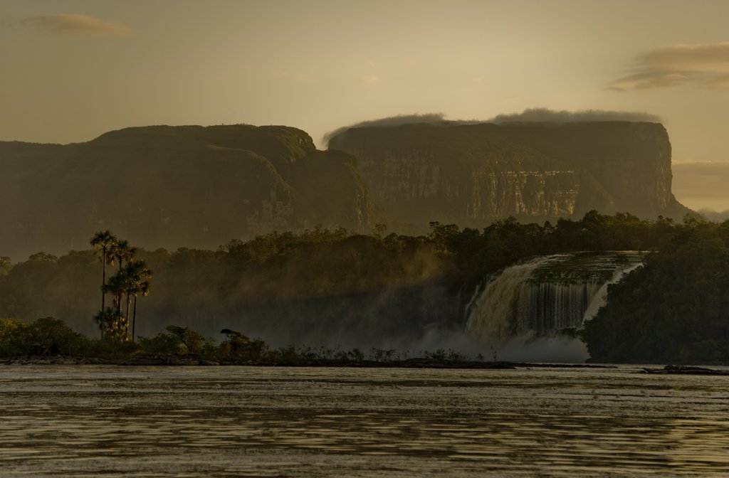 ¿Cuanto no daríamos por un amanecer con esta espectacular vista?
Venezuela hermosa,