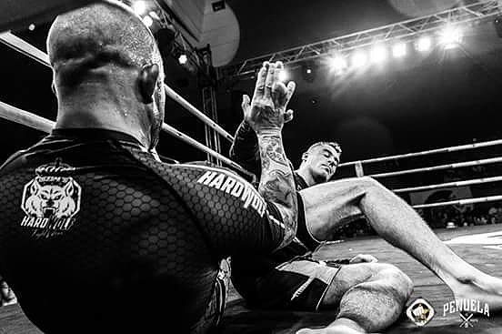 HardWolfWear's tweet photo. Final de la batalla, máximo respeto!
#hardwolf #bjj #nogi #grappling #bjjfighter #bjjlife #bjjlifestyle #bjj4life https://t.co/5AkxoK1NNB