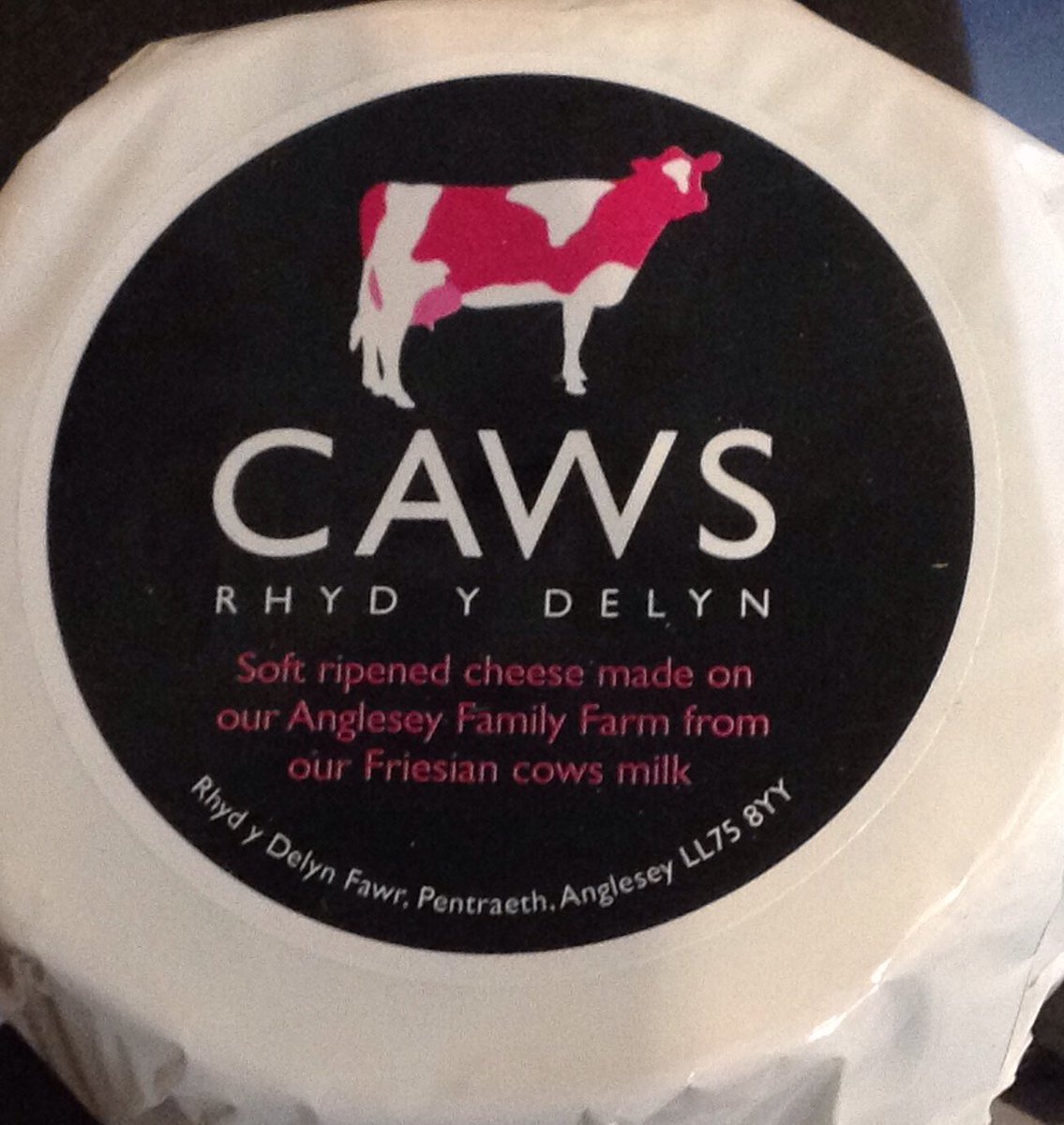 Cheese of the week I hear you ask? Why it's the soft, creamy but earthy @cawsrhydydelyn #welshcheese