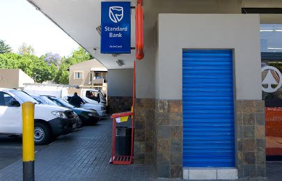 ATMSolutions_SA's tweet image. @ATMSolutions_SA safety feature: roller shutter. Choose a manual/electronic roller shutter hubs.ly/H029wMM0