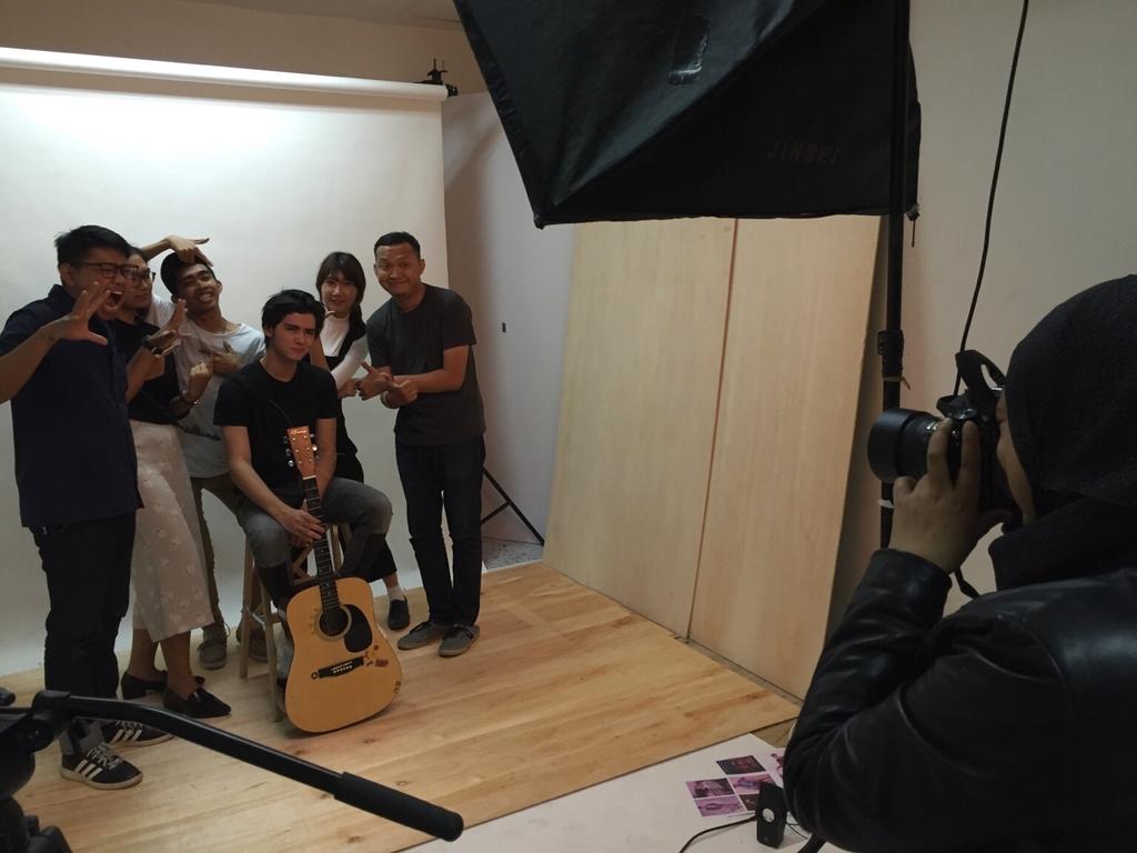 AliandoFan's tweet photo. Photoshoot @ gogirl magazine . https://t.co/ie4MWdn7Ft