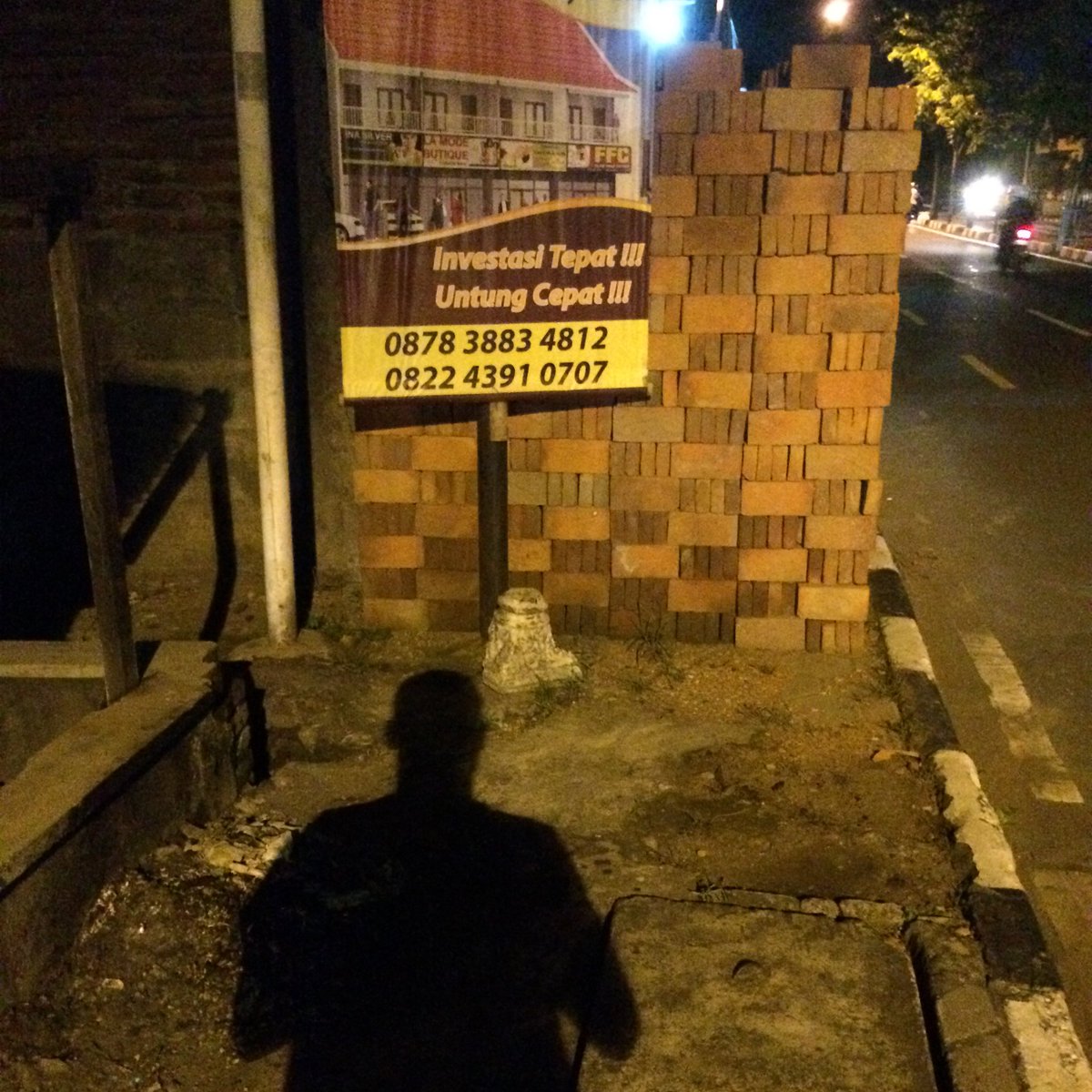 Ngpit's tweet photo. Jalanku terbata-bata
#jogja https://t.co/wGh8NSiIfv