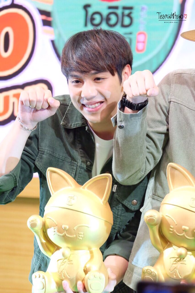 Teamwhitewo's tweet photo. 160223 Oishisummerpro2016  #whitewo น่ารักมากน้องเหมียว 🐱🐱 https://t.co/3CaZ3pagfL