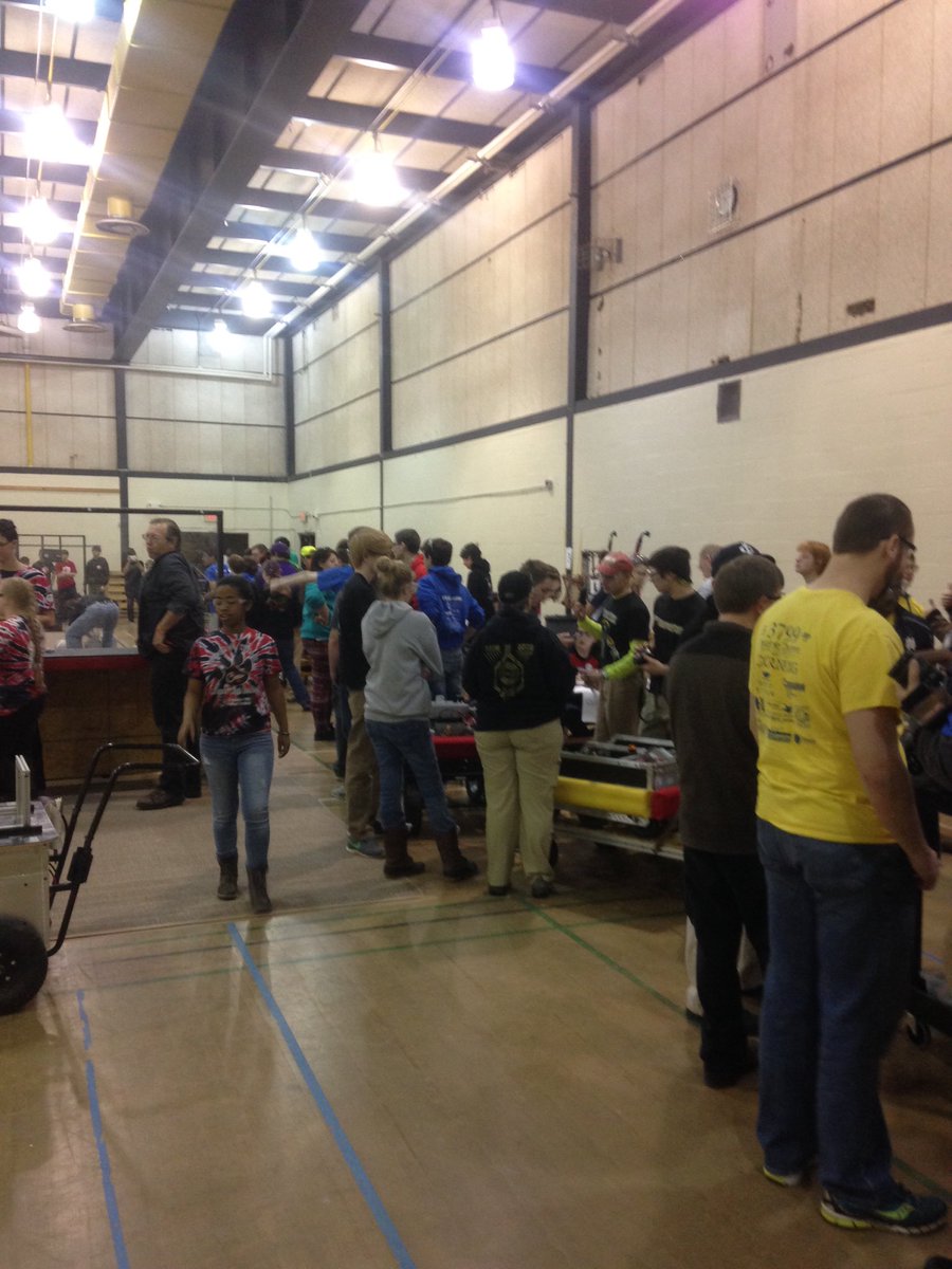 The radio setup line was long The wait was even longer. #omgrobots