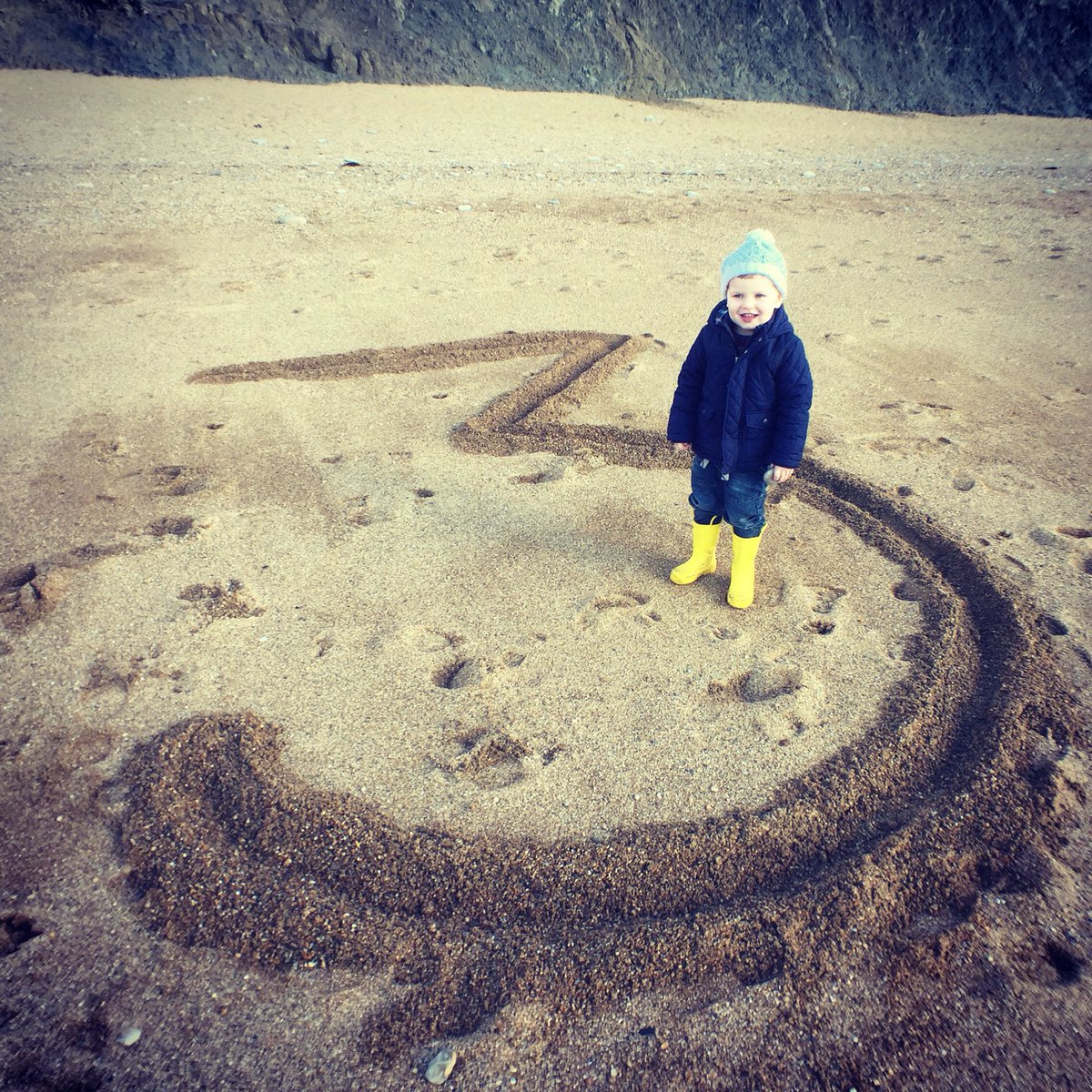 ElliottGoodship's tweet photo. Today I am 3! Thanks for all my messages and presents! https://t.co/ihjruoIOhH