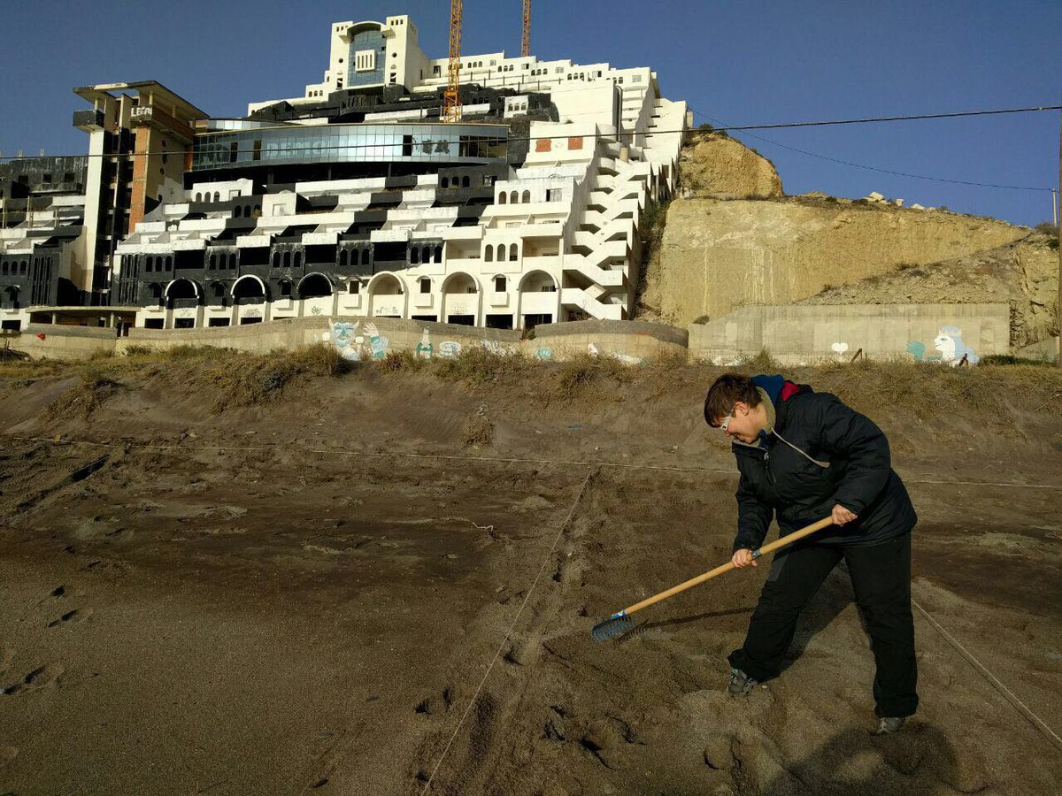 oscarglezm's tweet image. Yo también escribo la palabra #Demolición con @greenpeace_esp desde mi twitter #Algarrobico