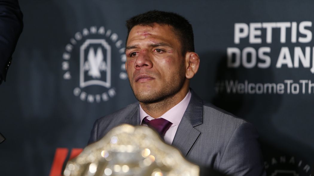 Rafael dos Anjos injured, out of UFC 196 main event fight against Conor McGregor -- mmafighting.com/2016/2/23/1109…