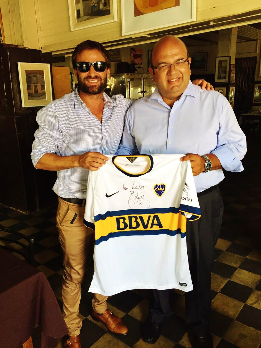 <a href="/DBarovero/">Diego Barovero</a> ganador del #sorteo su camiseta, entrega Leandro Santoro, Director de Proyectos <a href="/SilosArenerosba/">Silos Areneros Bs As</a> #LaBoca
