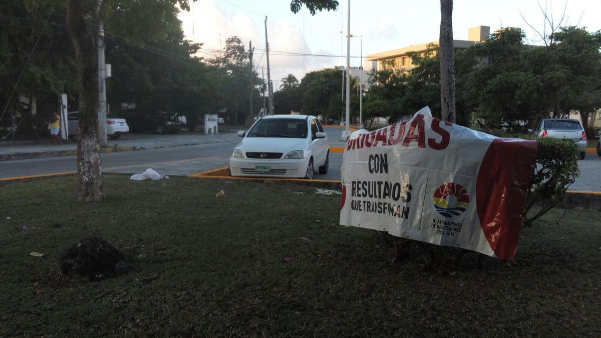 EmmanuelZetina's tweet photo. @Parques_BJ trabajos de limpieza n #AvNader / #GarciaDeLaTorre #ResultadosQueTransforman @PaulCarrillo2 @AytoCancun https://t.co/Q0gaa4Yzzc