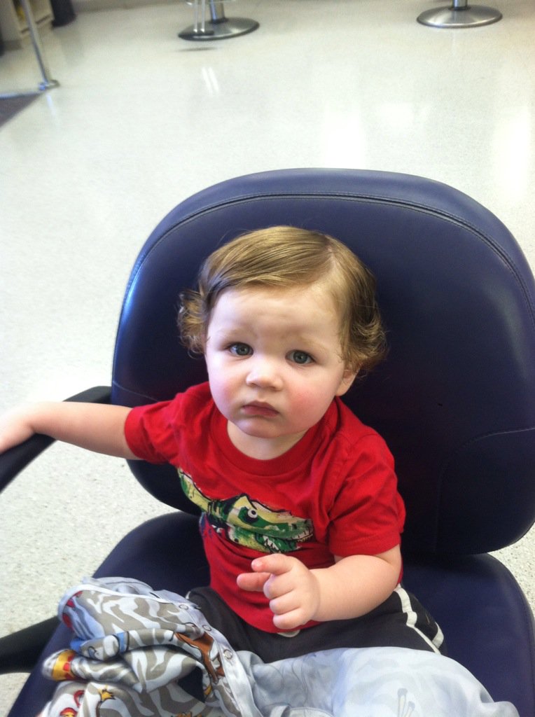 katdiva7's tweet photo. Ryder's first haircut!! #18mos 2/21!! https://t.co/52RRKBIq39