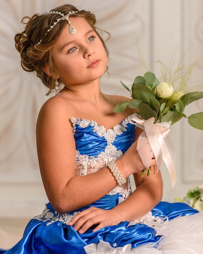 sensiblebride's tweet photo. Every little girls dream job#flowergirl #wedding #weddingfun #weddingfashion #accessories #girls #flowers # https://t.co/EqlgMF906p