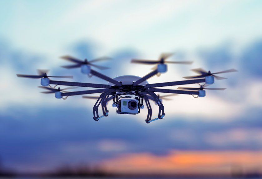 FAANews's tweet photo. Nearly 370,000 owners registered: A registered drone is a happy drone. https://t.co/gECND0BQf9  #drones #FlySafe https://t.co/cR9Dw3LbSt