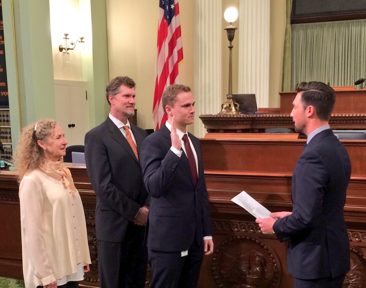 IanAD57's tweet photo. Very proud to administer the oath & swear-in my Assembly Fellow @DylanLHoffman as a member of the State Bar! https://t.co/C0wAT9pBkP