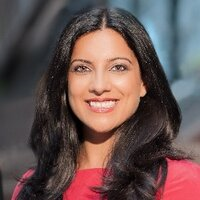 Bump_in2's tweet photo. Meet @ReshmaSaujani of @GirlsWhoCode - working to close the gender gap in #technology and #engineering  #sisterhood https://t.co/KxQN0SY9N2