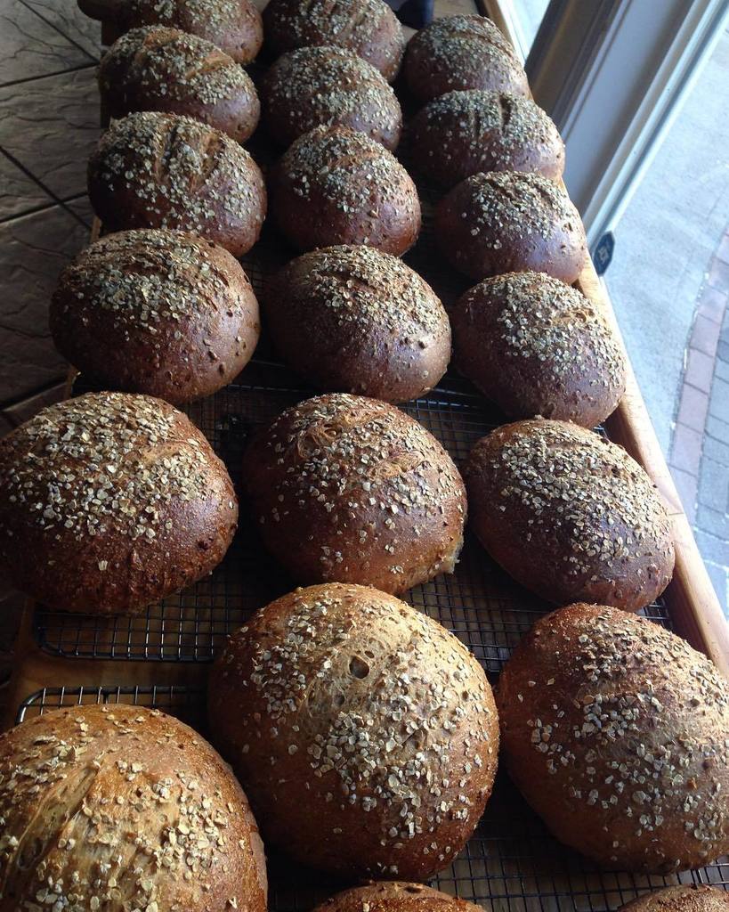 ChinchedBistro's tweet photo. @culinaryqueen6 had a busy day baking #brimstonebread for the #charcuterieclub #hotandfres… https://t.co/4ElkdeCddq https://t.co/g3UfiMhiHL