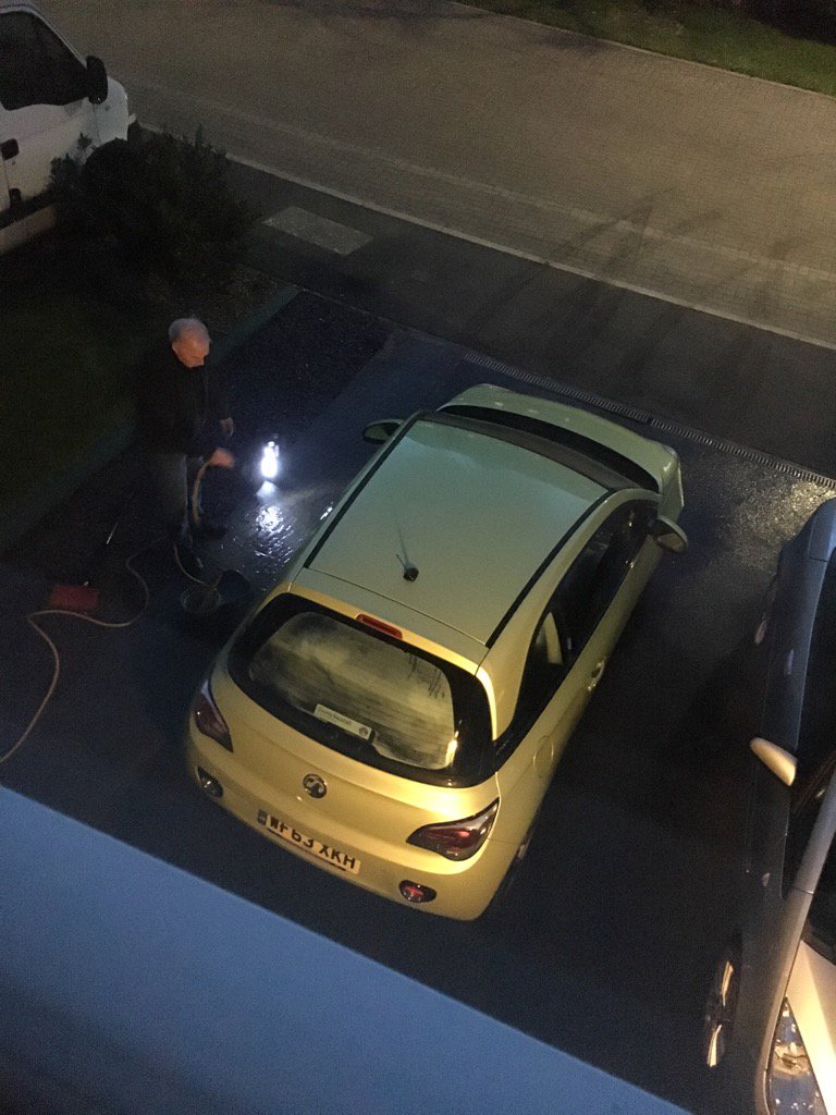hulahan09's tweet photo. A cup of tea and a slice of cake --> nice clean car thanks to dad!! #simples #dadsgirl https://t.co/tqUTcavuoh