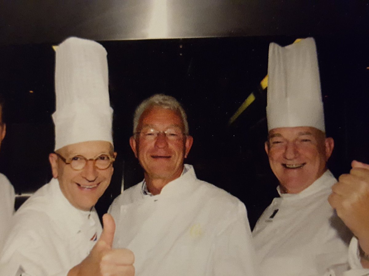 merlethotelrest's tweet image. @eetschrijver ik hoop dat @NivenKunz wint. Vorige battle verloren van dit supertrio. Met in team @timomunts