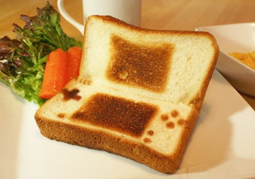 ZXRetro's tweet photo. #Nintendo DSi #NationalToastDay https://t.co/toJvp7qlpB