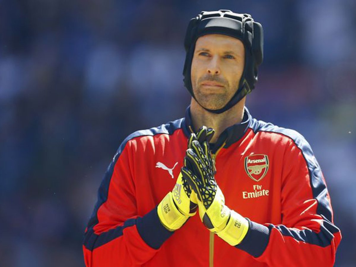 Rooms014's tweet photo. Ce soir c'est là qu'on va voir si Cech est un grand gardien #AFCFCB https://t.co/HqyyUlPRNO