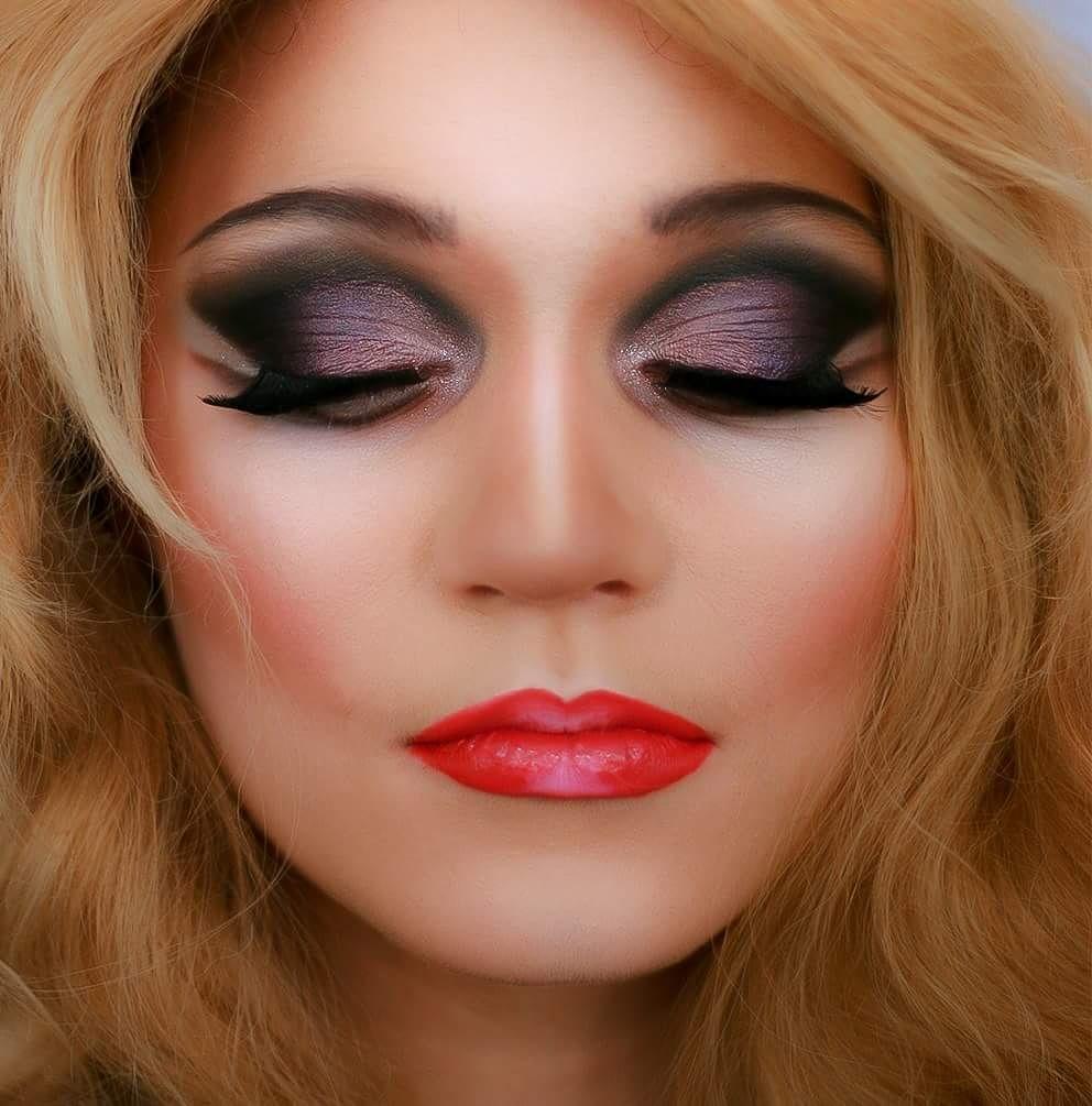 VNaira's tweet photo. Eyes makeup #transsexualmakeup #makeupbyNaira #makeup #eyemakeup https://t.co/SMzRBLO6Rg
